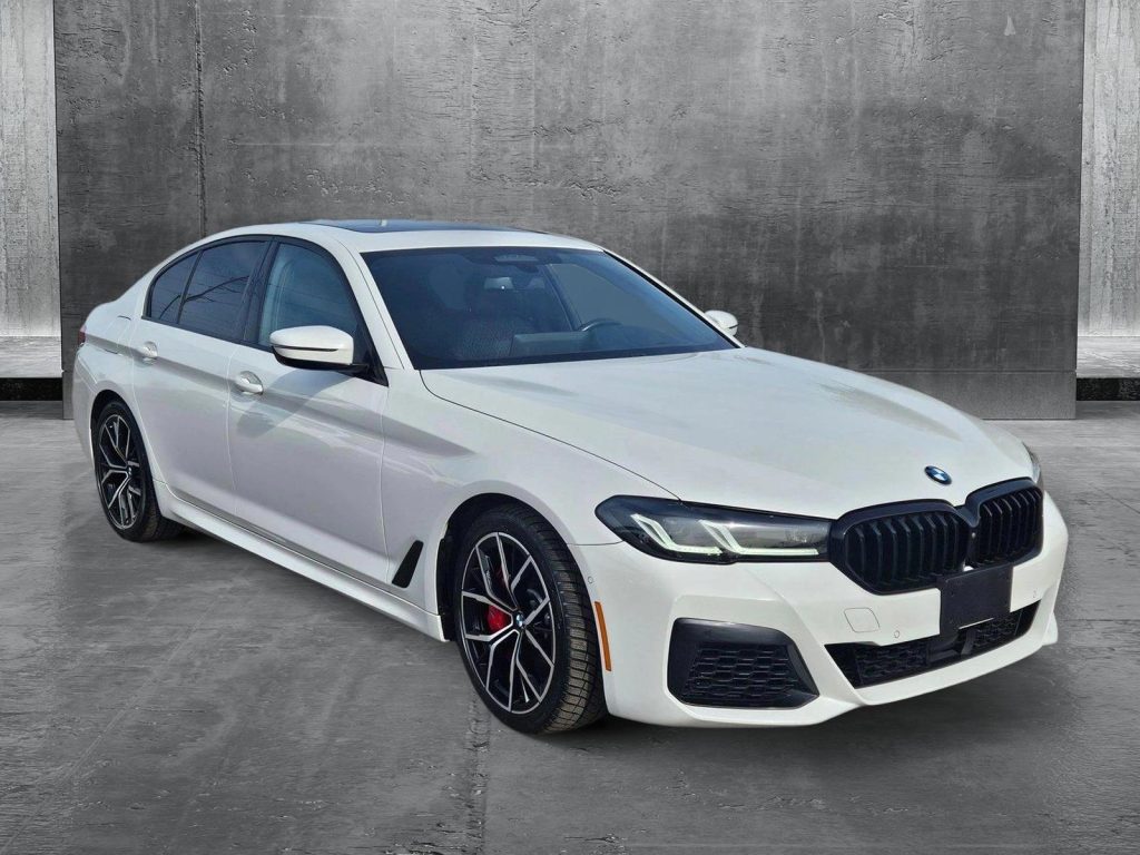 2022 BMW 5 Series M550i xDrive Sedan